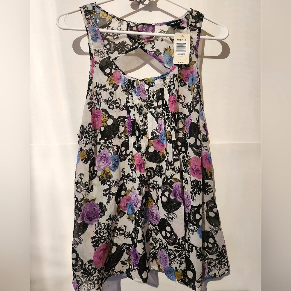 Brand New With Tags!  Torrid Floral Skull Tank!